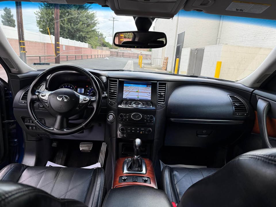 Infinity QX70