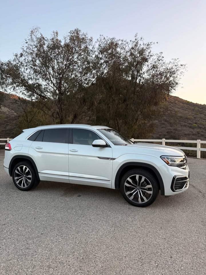 Volkswagen Atlas SEL R-Line 4 Motion