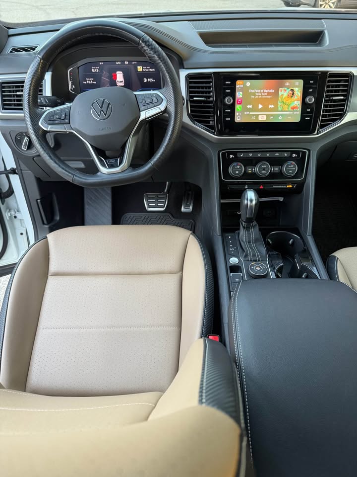 Volkswagen Atlas SEL R-Line 4 Motion